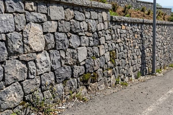 19 Mayıs istinat duvarı
